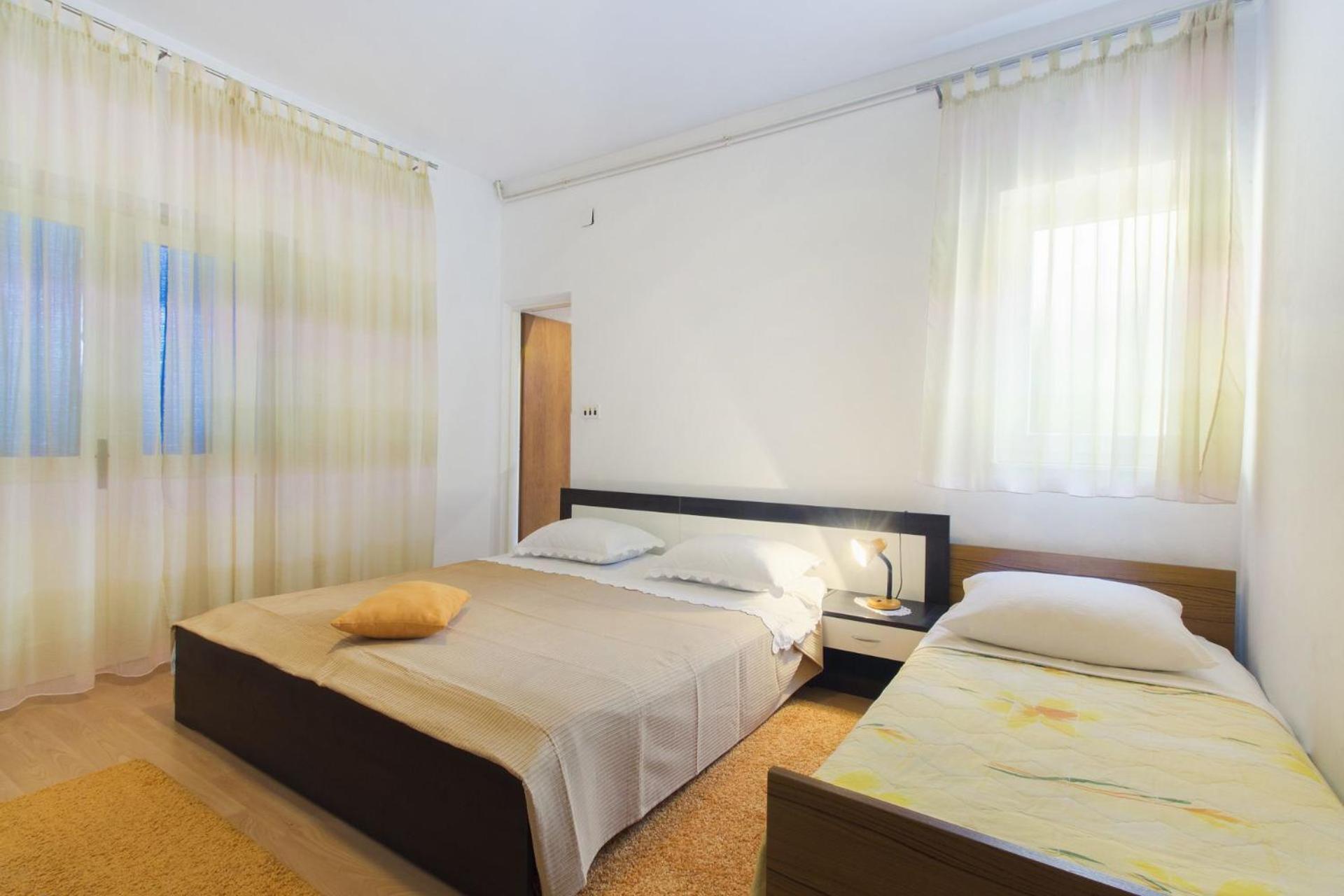 Apartments Vince Примоштен Экстерьер фото