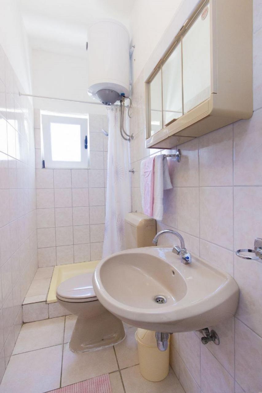 Apartments Vince Примоштен Экстерьер фото