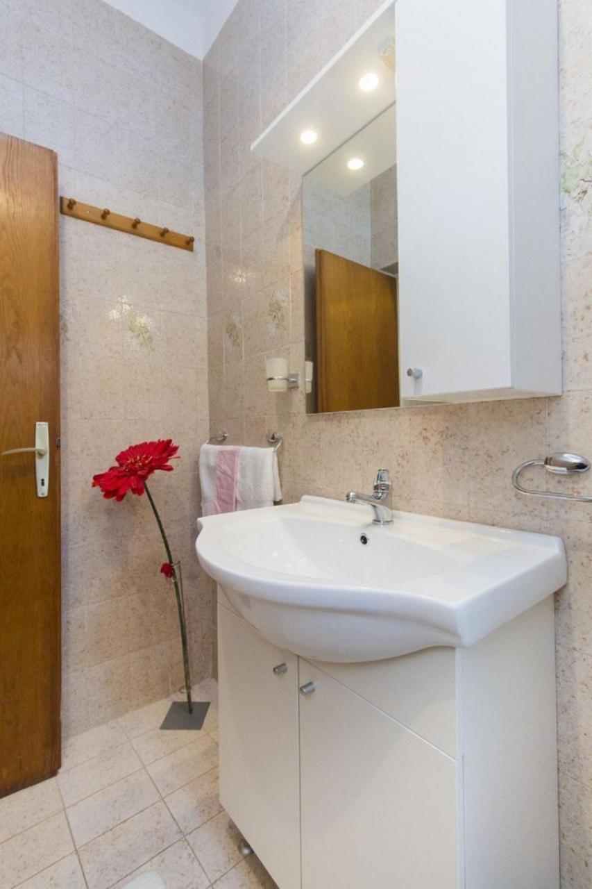 Apartments Vince Примоштен Экстерьер фото
