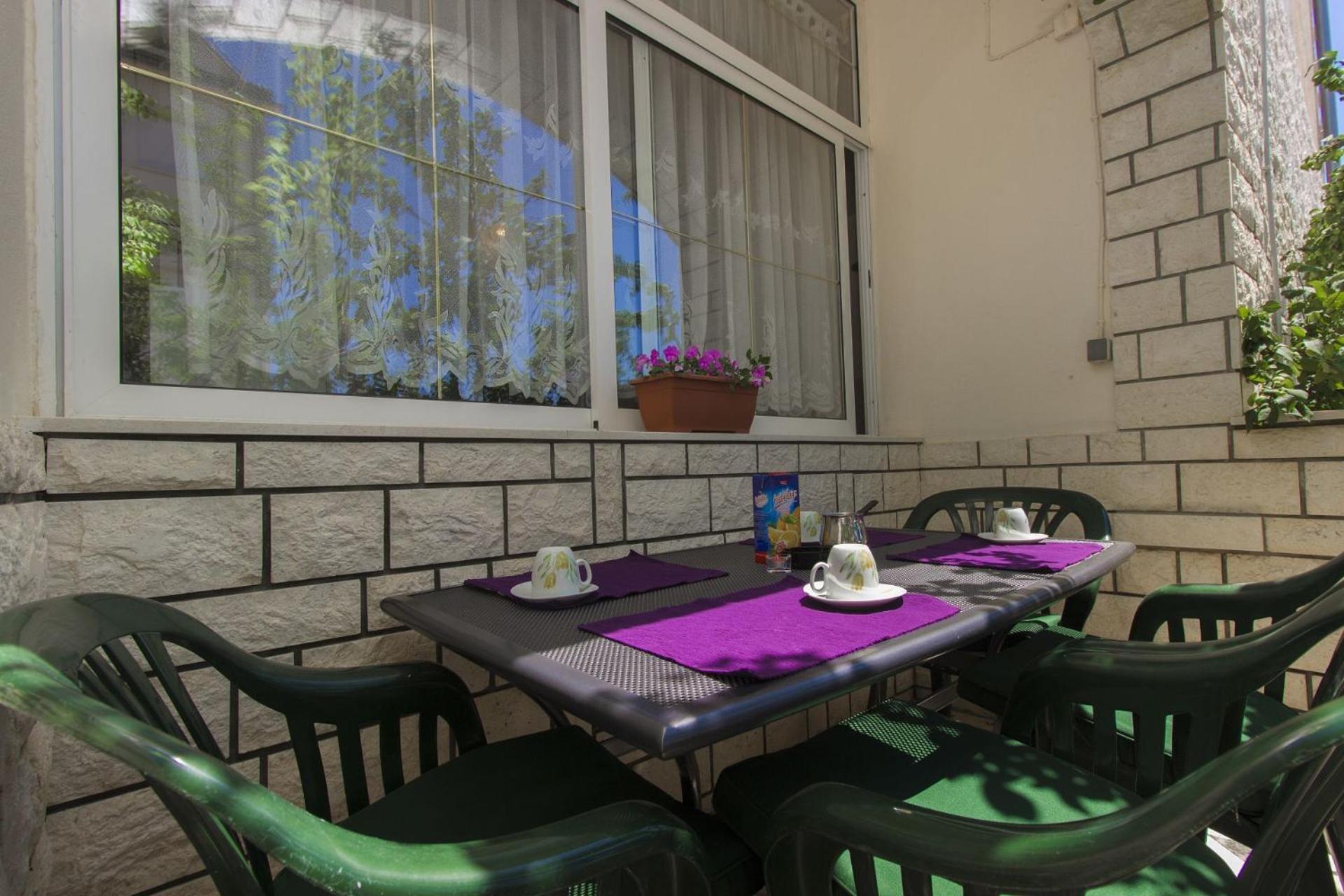 Apartments Vince Примоштен Экстерьер фото