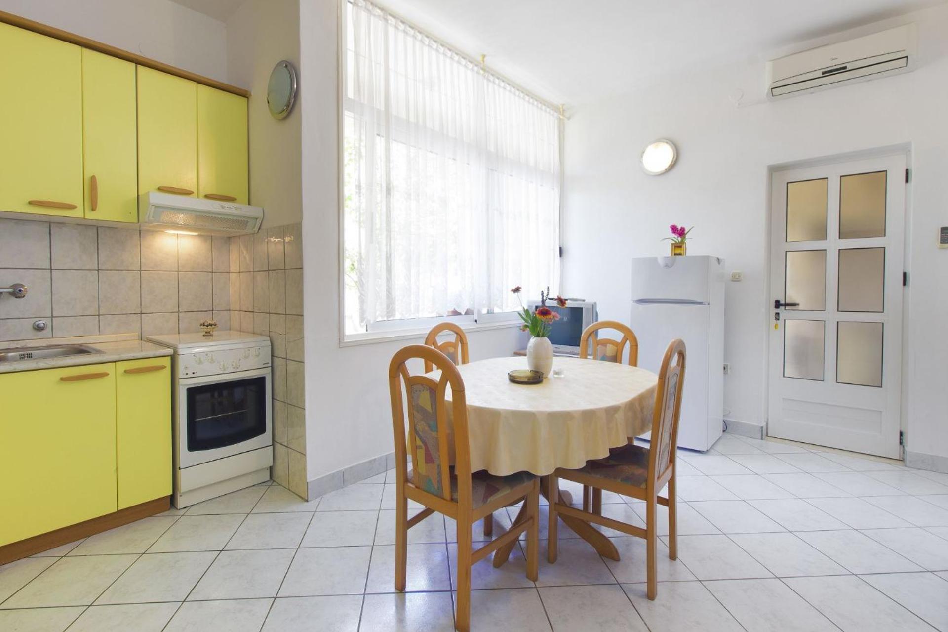 Apartments Vince Примоштен Экстерьер фото