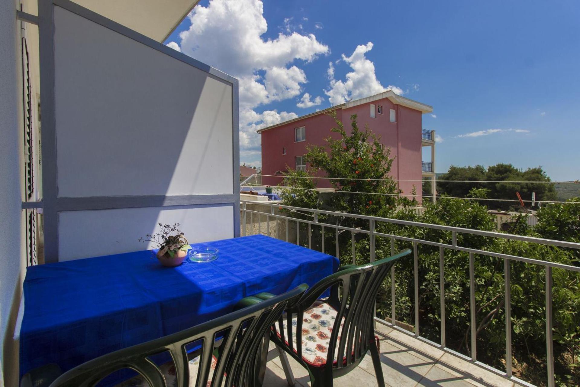 Apartments Vince Примоштен Экстерьер фото