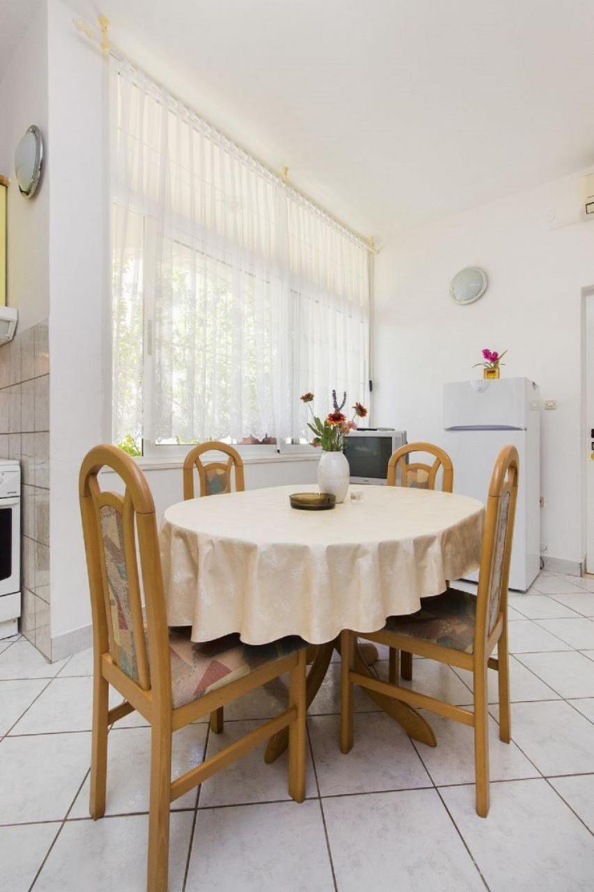 Apartments Vince Примоштен Экстерьер фото