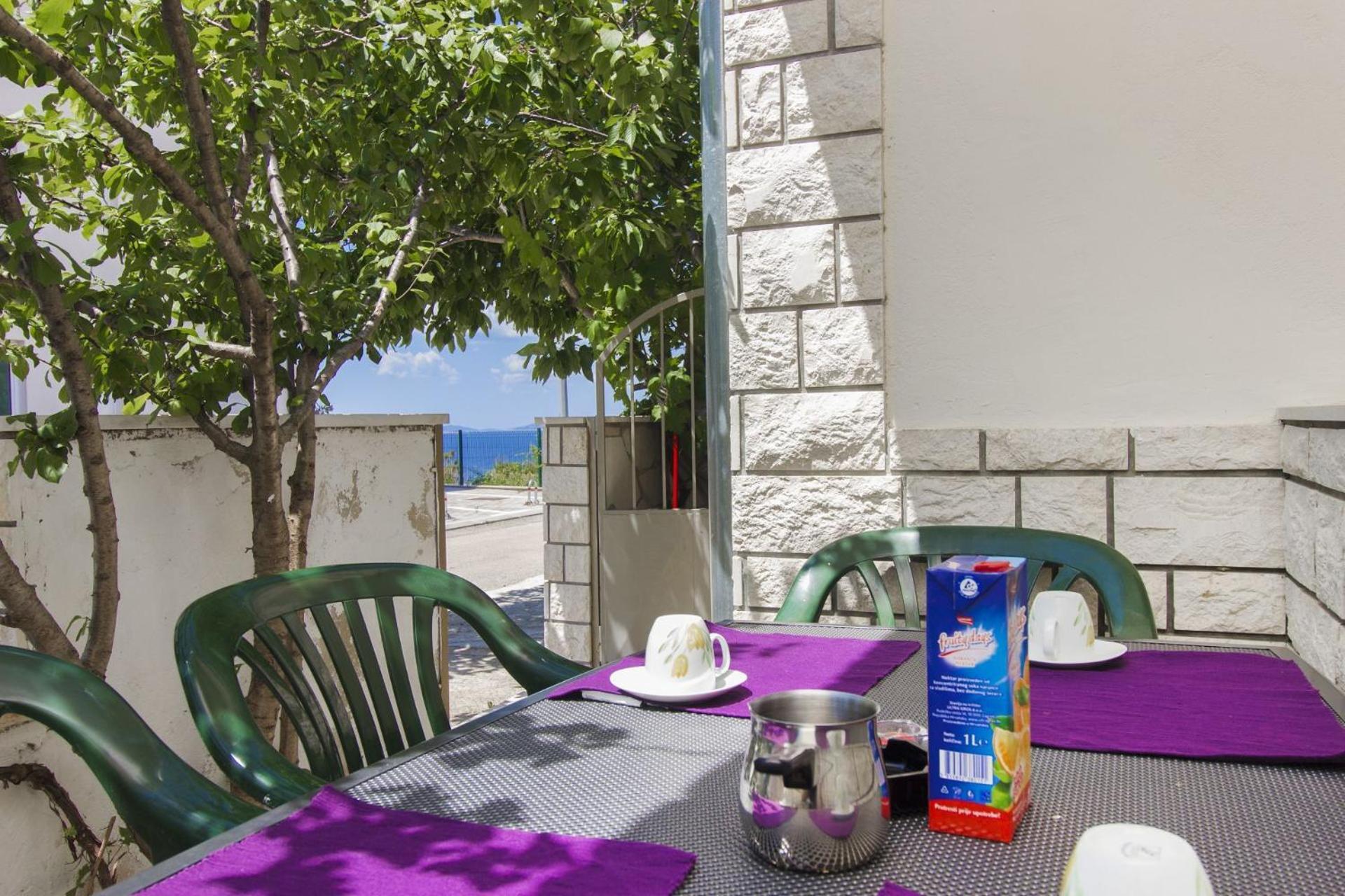 Apartments Vince Примоштен Экстерьер фото