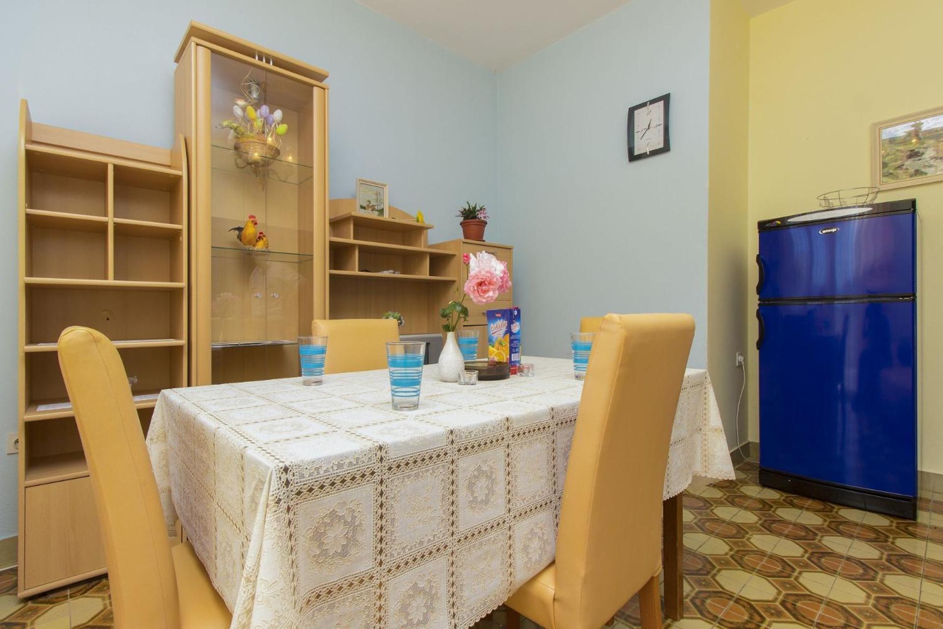 Apartments Vince Примоштен Экстерьер фото